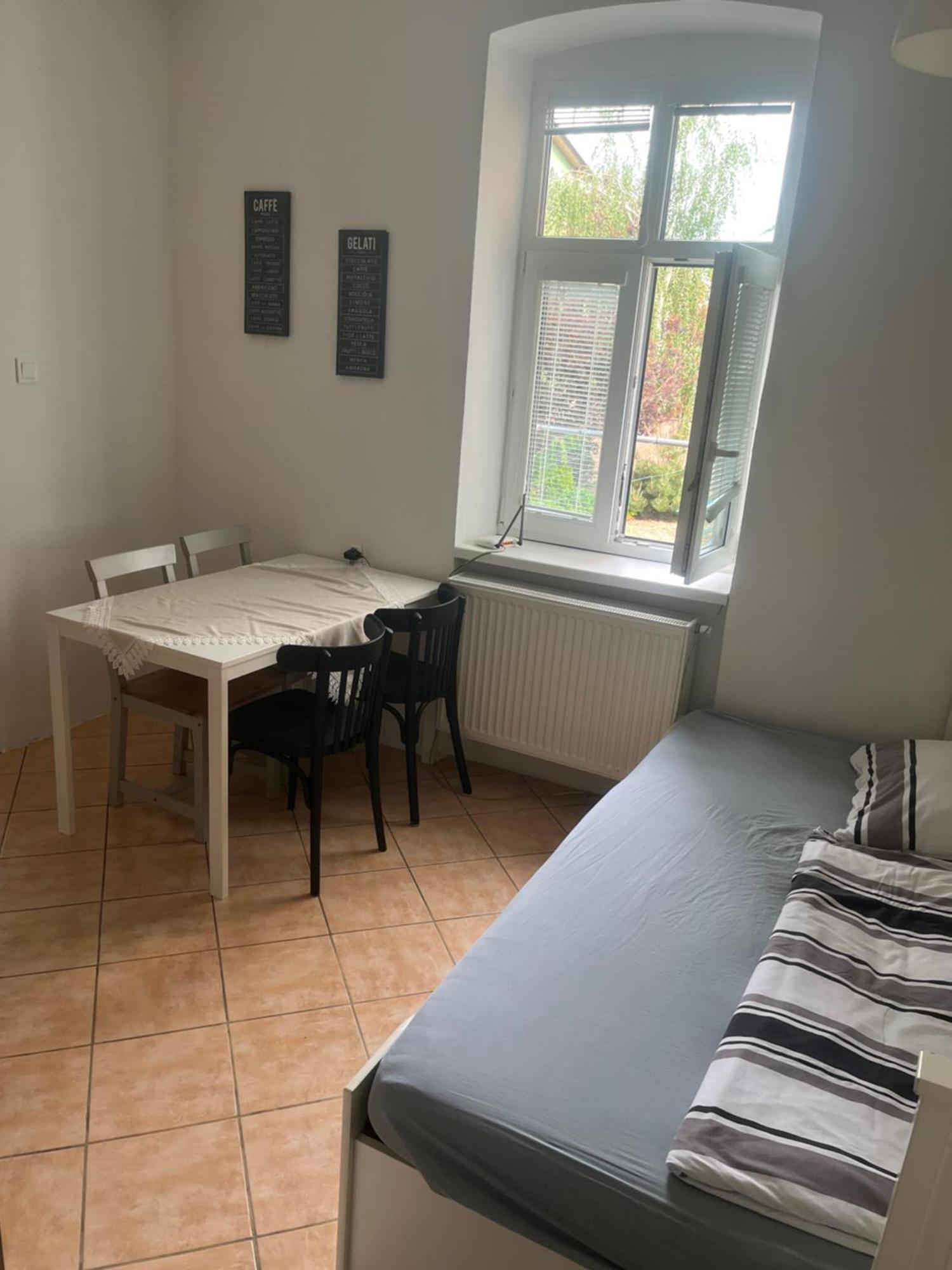 Appartement Apartman Papousek à Znojmo Extérieur photo